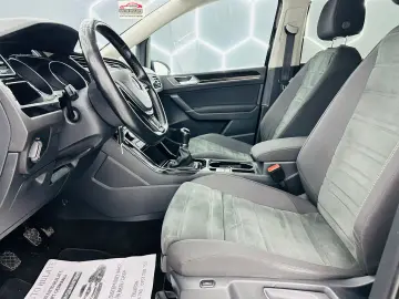 VOLKSWAGEN TOURAN 2019 1.6D E6 7 Locuri Garantie 12 Luni Rat