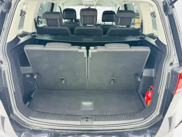 VOLKSWAGEN TOURAN 2019 1.6D E6 7 Locuri Garantie 12 Luni Rat