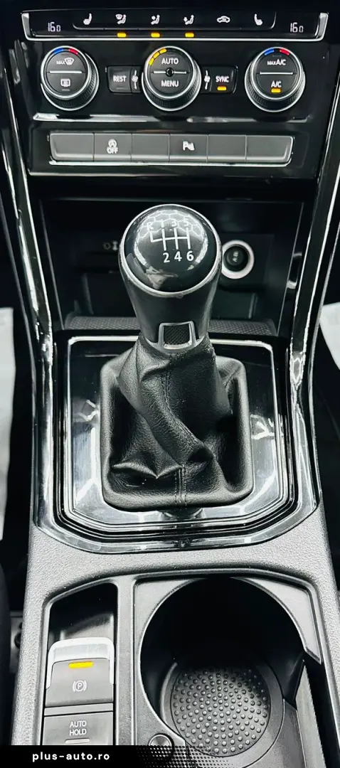 VOLKSWAGEN TOURAN 2019 1.6D E6 7 Locuri Garantie 12 Luni Rat