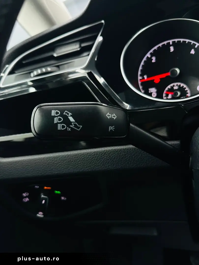 VOLKSWAGEN TOURAN 2019 1.6D E6 7 Locuri Garantie 12 Luni Rat