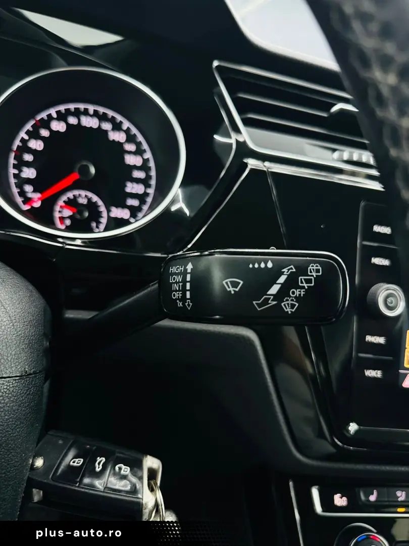 VOLKSWAGEN TOURAN 2019 1.6D E6 7 Locuri Garantie 12 Luni Rat