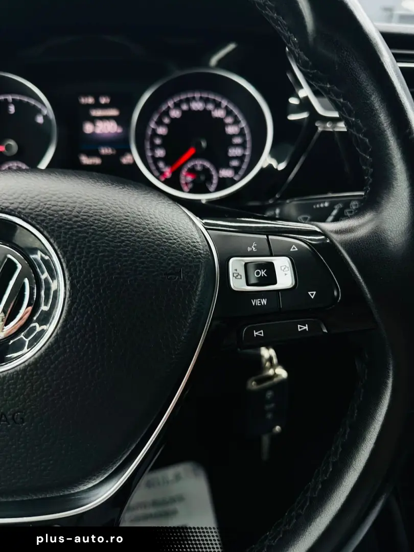 VOLKSWAGEN TOURAN 2019 1.6D E6 7 Locuri Garantie 12 Luni Rat