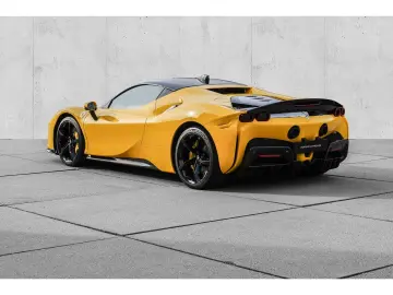 FERRARI SF90 Stradale  Fiorano Carbon LED CarPlay 1.Hd.