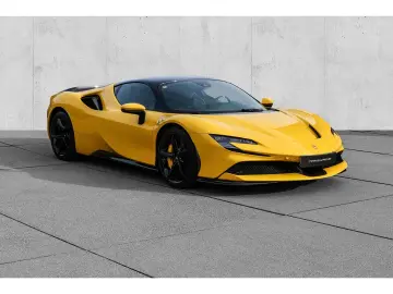 FERRARI SF90 Stradale  Fiorano Carbon LED CarPlay 1.Hd.