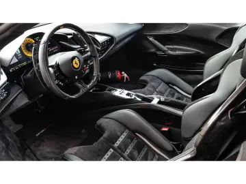 FERRARI SF90 Stradale  Fiorano Carbon LED CarPlay 1.Hd.