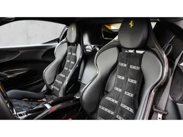 FERRARI SF90 Stradale  Fiorano Carbon LED CarPlay 1.Hd.