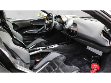 FERRARI SF90 Stradale  Fiorano Carbon LED CarPlay 1.Hd.