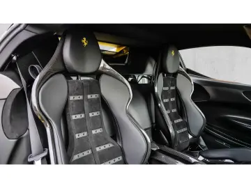 FERRARI SF90 Stradale  Fiorano Carbon LED CarPlay 1.Hd.