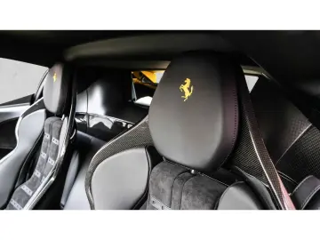 FERRARI SF90 Stradale  Fiorano Carbon LED CarPlay 1.Hd.