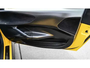 FERRARI SF90 Stradale  Fiorano Carbon LED CarPlay 1.Hd.