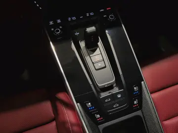 PORSCHE 992 Turbo S  TOP Ausstattung  Sport Chrono