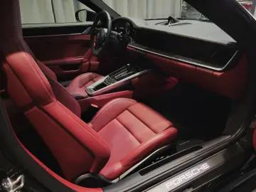 PORSCHE 992 Turbo S  TOP Ausstattung  Sport Chrono