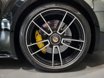 PORSCHE 992 Turbo S  TOP Ausstattung  Sport Chrono