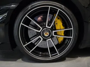 PORSCHE 992 Turbo S  TOP Ausstattung  Sport Chrono