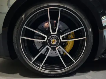 PORSCHE 992 Turbo S  TOP Ausstattung  Sport Chrono