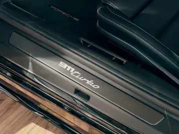 PORSCHE 911   992 TURBO CABRIOLET - AUS ERSTBESITZ