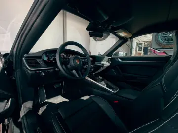 PORSCHE 911   992 TURBO CABRIOLET - AUS ERSTBESITZ