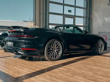 PORSCHE 911   992 TURBO CABRIOLET - AUS ERSTBESITZ