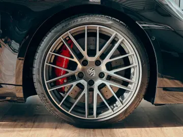 PORSCHE 911   992 TURBO CABRIOLET - AUS ERSTBESITZ