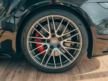 PORSCHE 911   992 TURBO CABRIOLET - AUS ERSTBESITZ