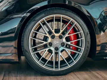 PORSCHE 911   992 TURBO CABRIOLET - AUS ERSTBESITZ