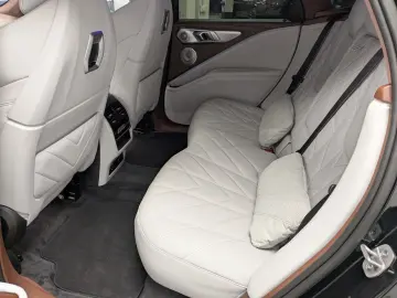 BMW XM B&W DA Prof Massage AHK 23''
