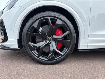 AUDI RSQ8 KERAMIK DYNAMIK  305KM H PANO STANDHZG 23