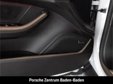 PORSCHE Taycan 4S Surround-View BOSE Sitzbelüftung LED