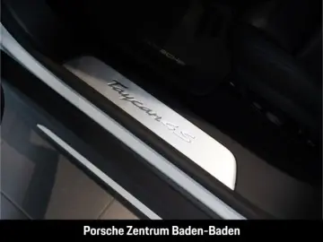 PORSCHE Taycan 4S Surround-View BOSE Sitzbelüftung LED