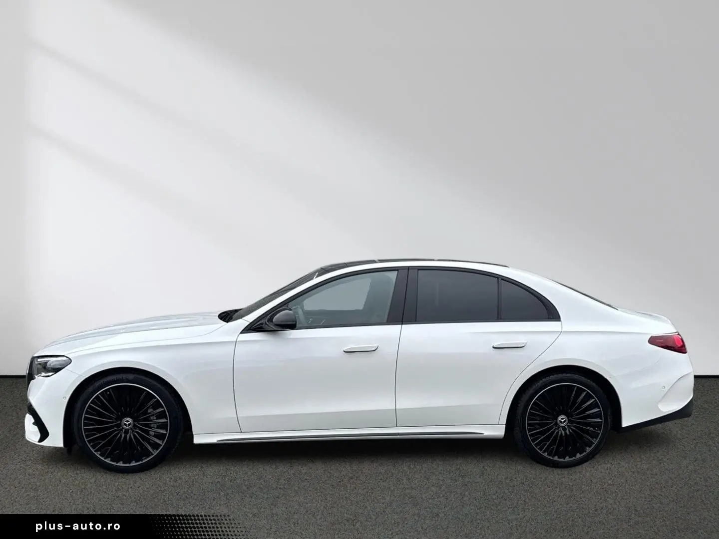 MERCEDES-BENZ E 450 4M AMG Night Panorama Burmester 20  360