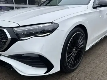 MERCEDES-BENZ E 450 4M AMG Night Panorama Burmester 20  360
