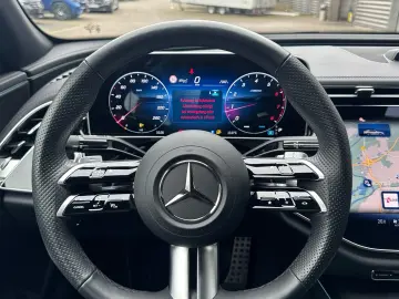MERCEDES-BENZ E 450 4M AMG Night Panorama Burmester 20  360
