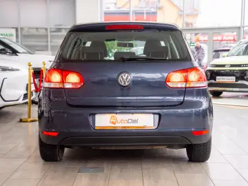 Volkswagen Golf 1.6 MPI -  Comfortline