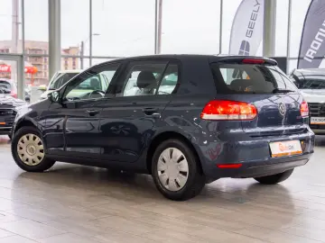 Volkswagen Golf 1.6 MPI -  Comfortline