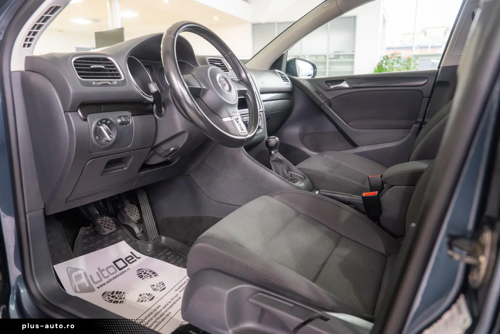 Volkswagen Golf 1.6 MPI -  Comfortline