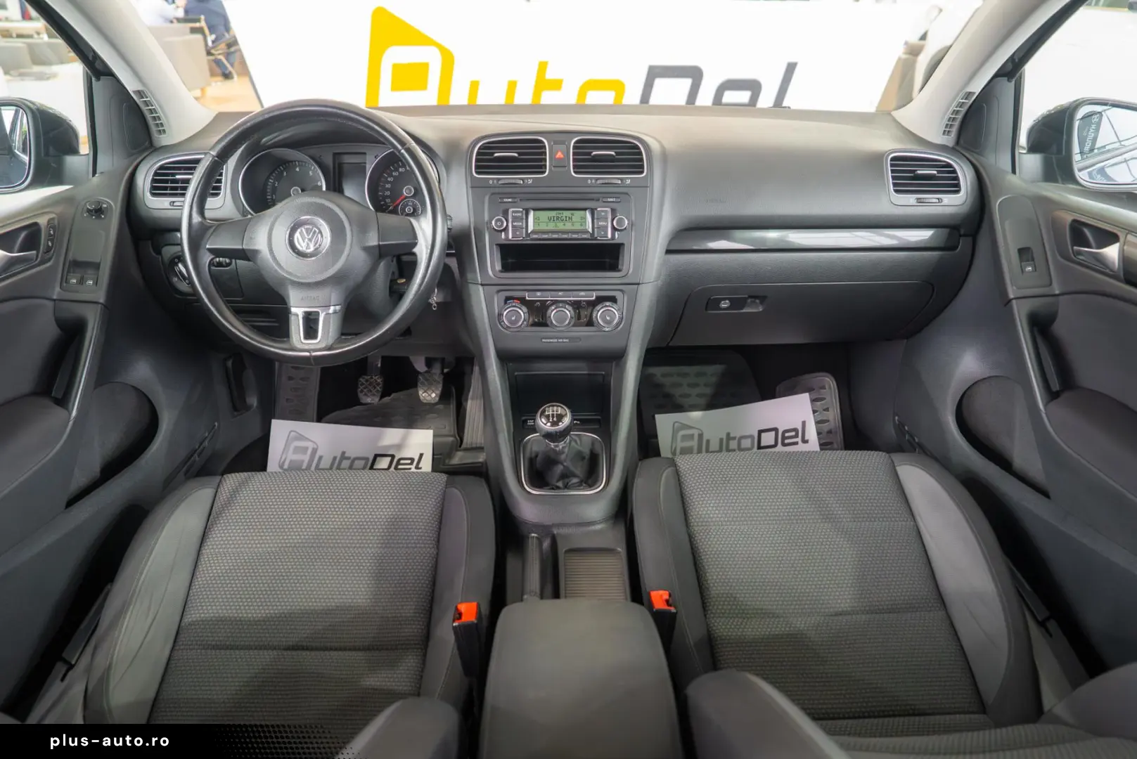 Volkswagen Golf 1.6 MPI -  Comfortline