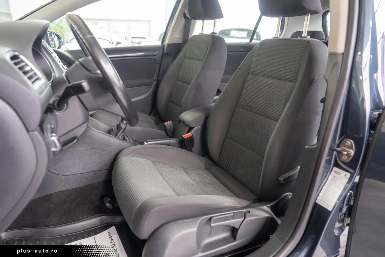 Volkswagen Golf 1.6 MPI -  Comfortline