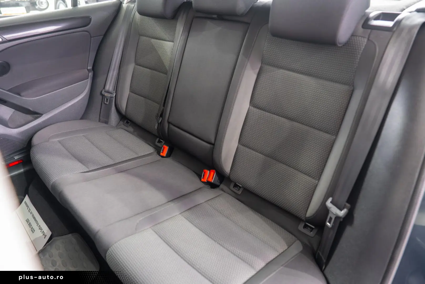 Volkswagen Golf 1.6 MPI -  Comfortline