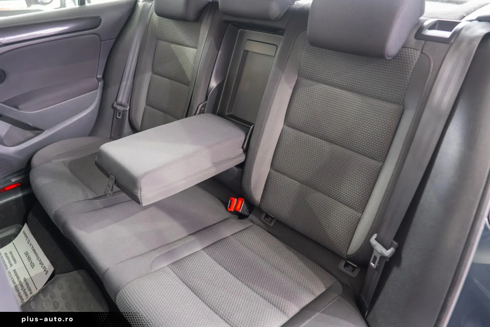 Volkswagen Golf 1.6 MPI -  Comfortline