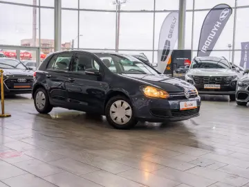 Volkswagen Golf 1.6 MPI -  Comfortline