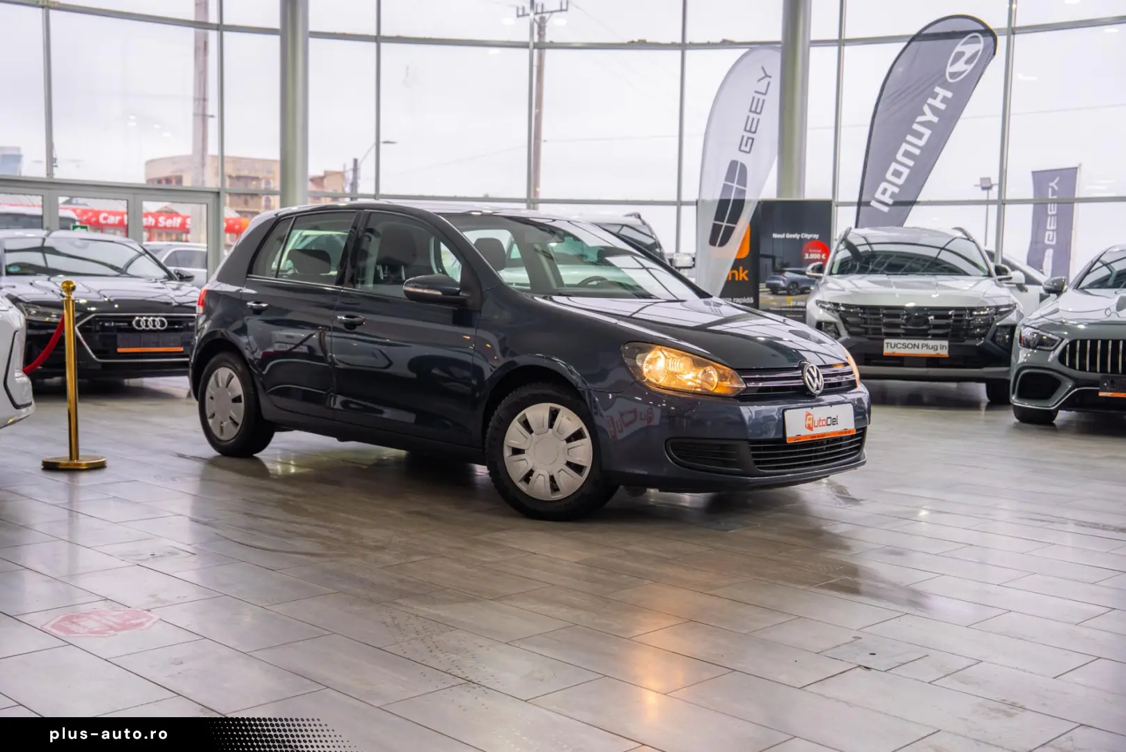 Volkswagen Golf 1.6 MPI -  Comfortline