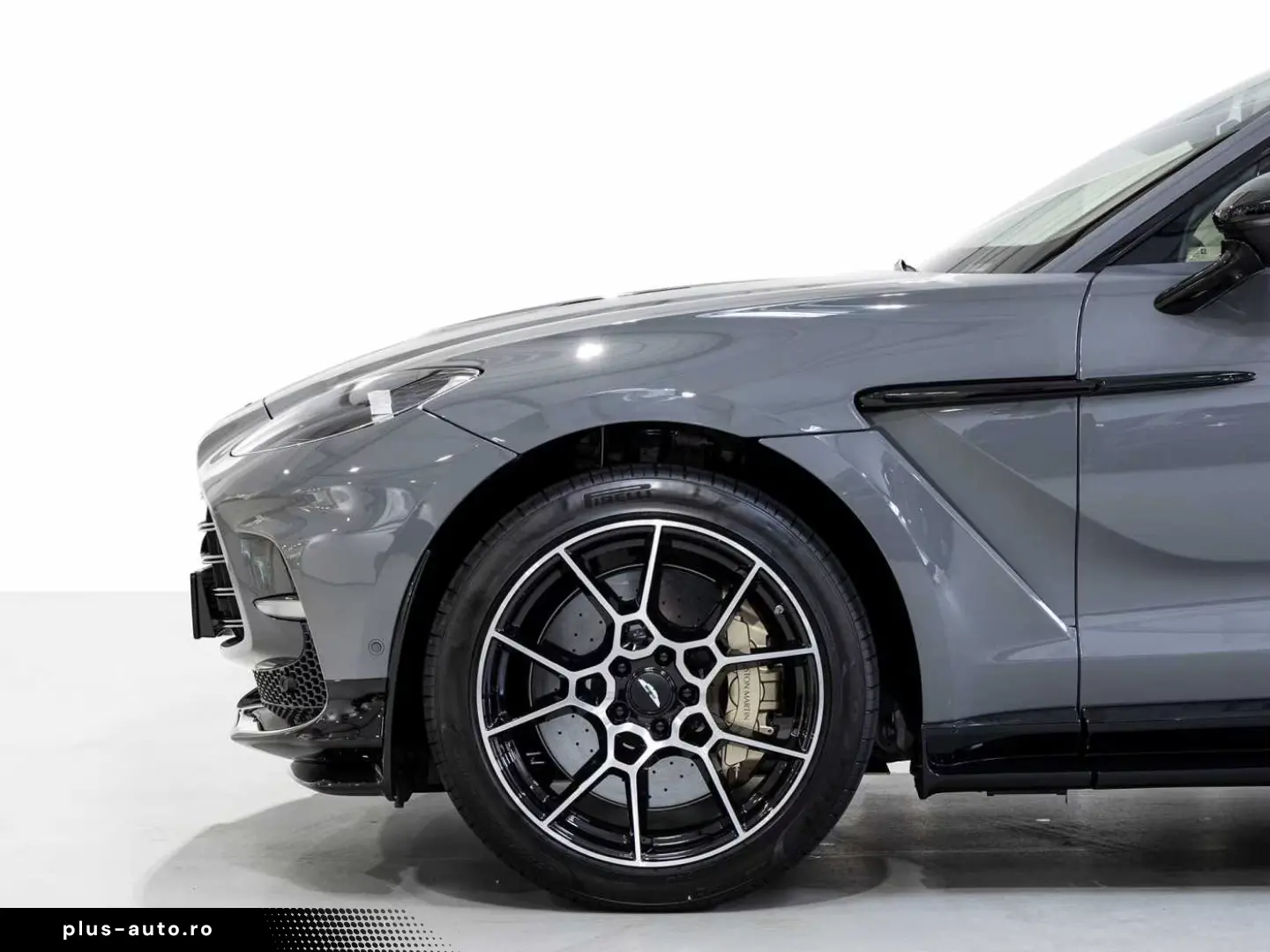 Aston Martin DBX 707