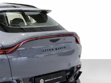 Aston Martin DBX 707