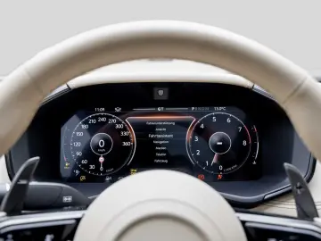 Aston Martin DBX 707