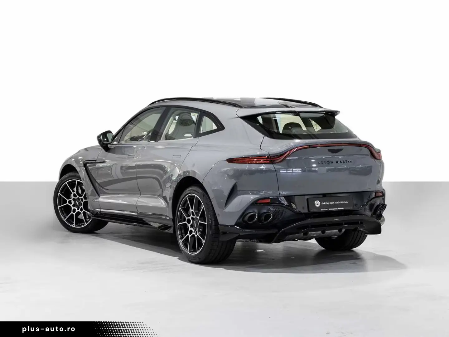 Aston Martin DBX 707
