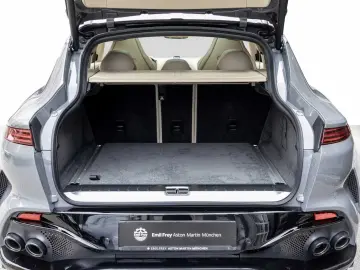 Aston Martin DBX 707
