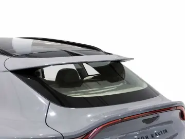 Aston Martin DBX 707