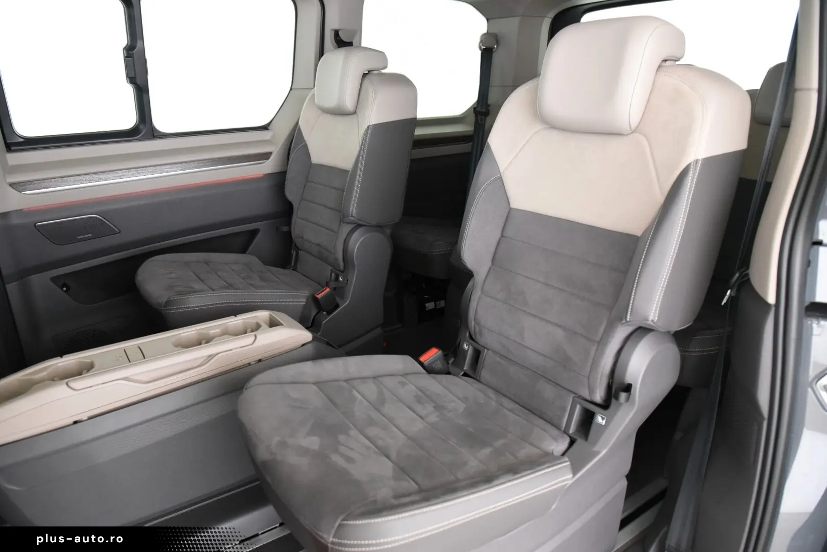 VW T7 Multivan Style 7 locuri Pano - Garantie pana 07-2027