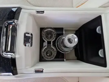 ROLLS ROYCE Ghost  PROVENANCE