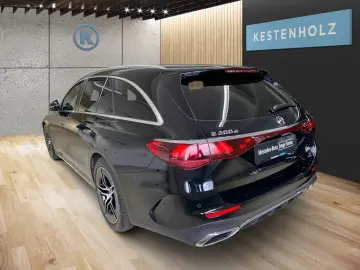 MERCEDES-BENZ E 200 d T  AMG AHK MEMO PANO 360 KAM DISTR